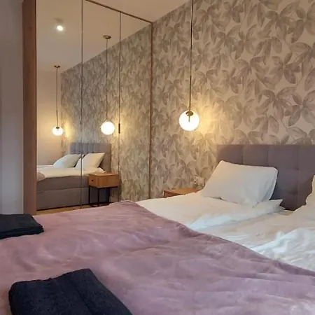 Kameralny Nieopodal Gdyni Parking New *