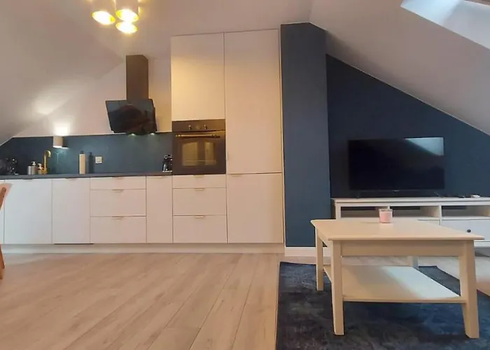 Kameralny Nieopodal Gdyni Parking New *