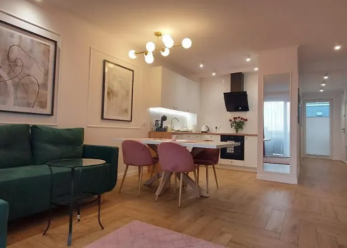 Kameralny Nieopodal Gdyni Parking New * Pogorze