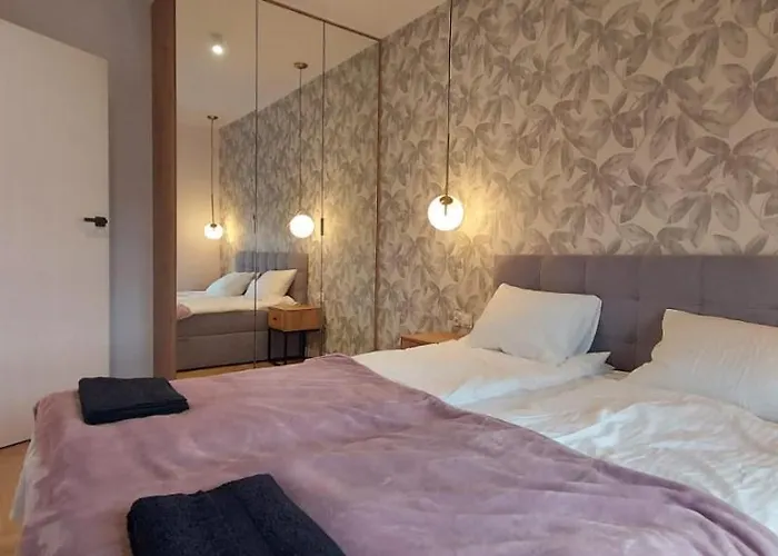 Kameralny Nieopodal Gdyni Parking New *